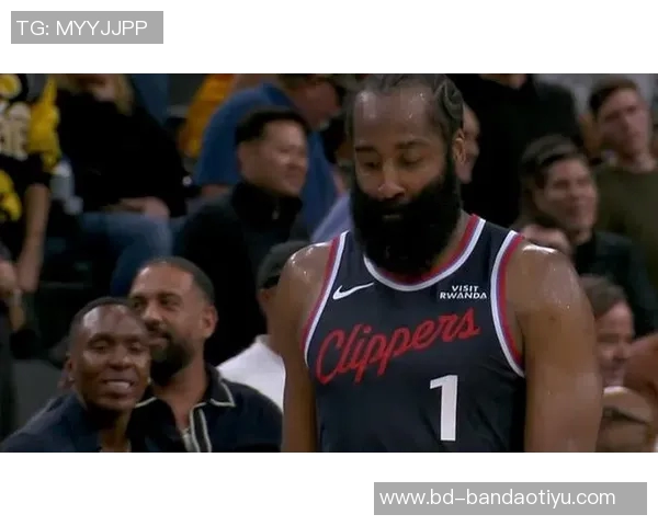 哈登得分25难救主快船战绩仅为2胜6负令人担忧 哈登得分25难救主快船战绩仅为2胜6负令人担忧