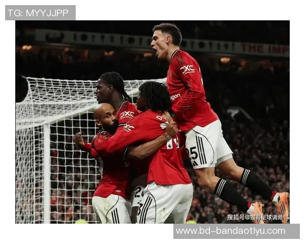 曼联理发哥高歌阿莫林之歌庆祝球队联赛三连胜仅需两场胜利 曼联理发哥高歌阿莫林之歌庆祝球队联赛三连胜仅需两场胜利