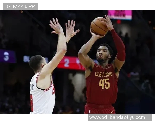 米切尔骑士生涯第75次单场30分超越众星仅次于詹姆斯324次表现惊艳