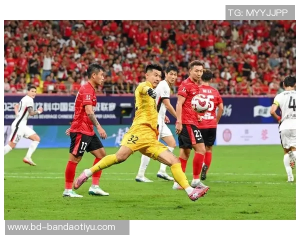 中超最佳阵容揭晓法比奥瓦科领衔蓉城海港球员表现突出 中超最佳阵容揭晓法比奥瓦科领衔蓉城海港球员表现突出